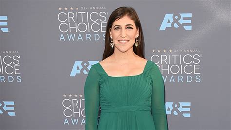 mayim bialik nude|Mayim Bialik says getting naked is not the only way to feel。